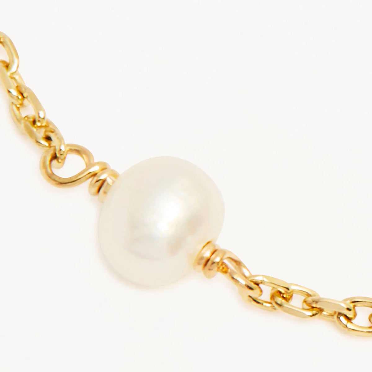 Serene Pearl Bracelet